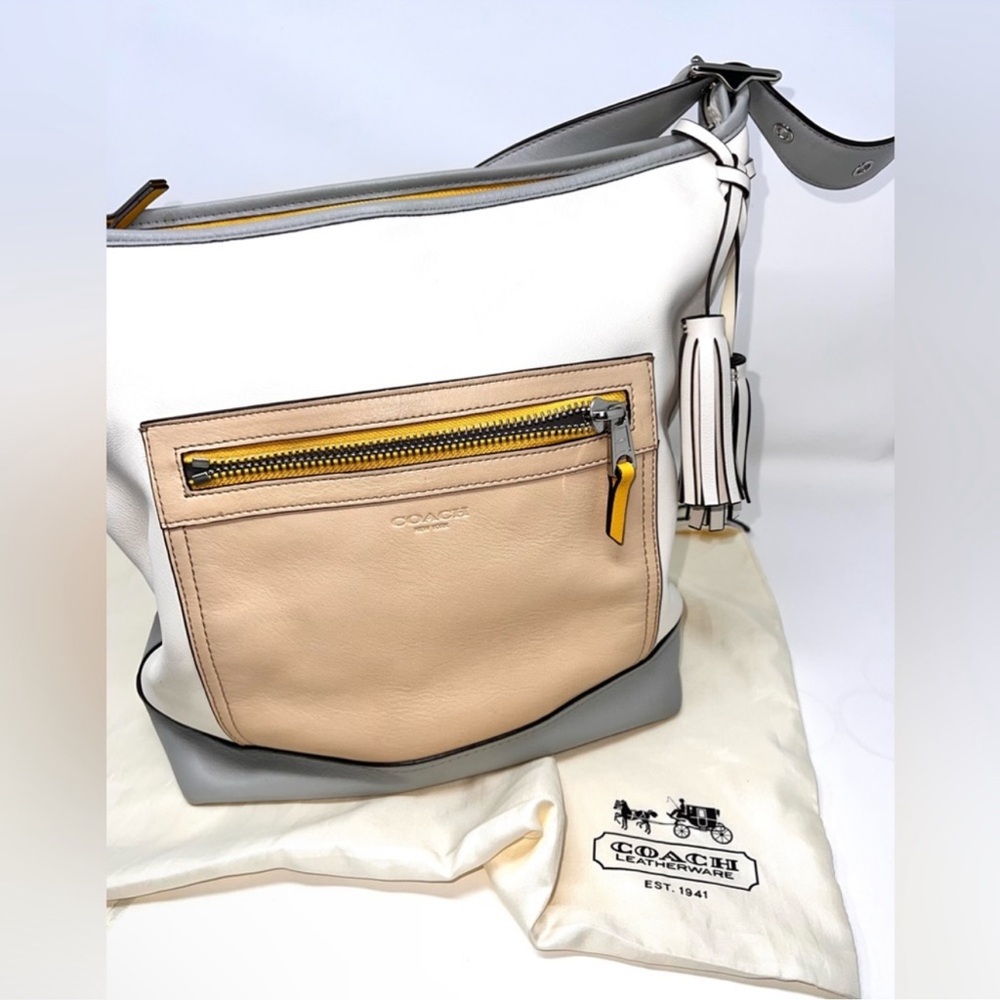 COACH COLORBLOCK LEATHER LARGE DUFFLE
With Silk dust bag